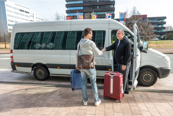 the-benefits-of-hiring-airport-transportation-services